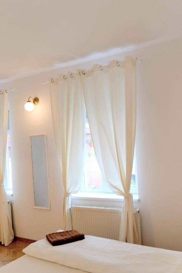 Twins Boutique Korsy Apartment Sibiu Bagian luar foto