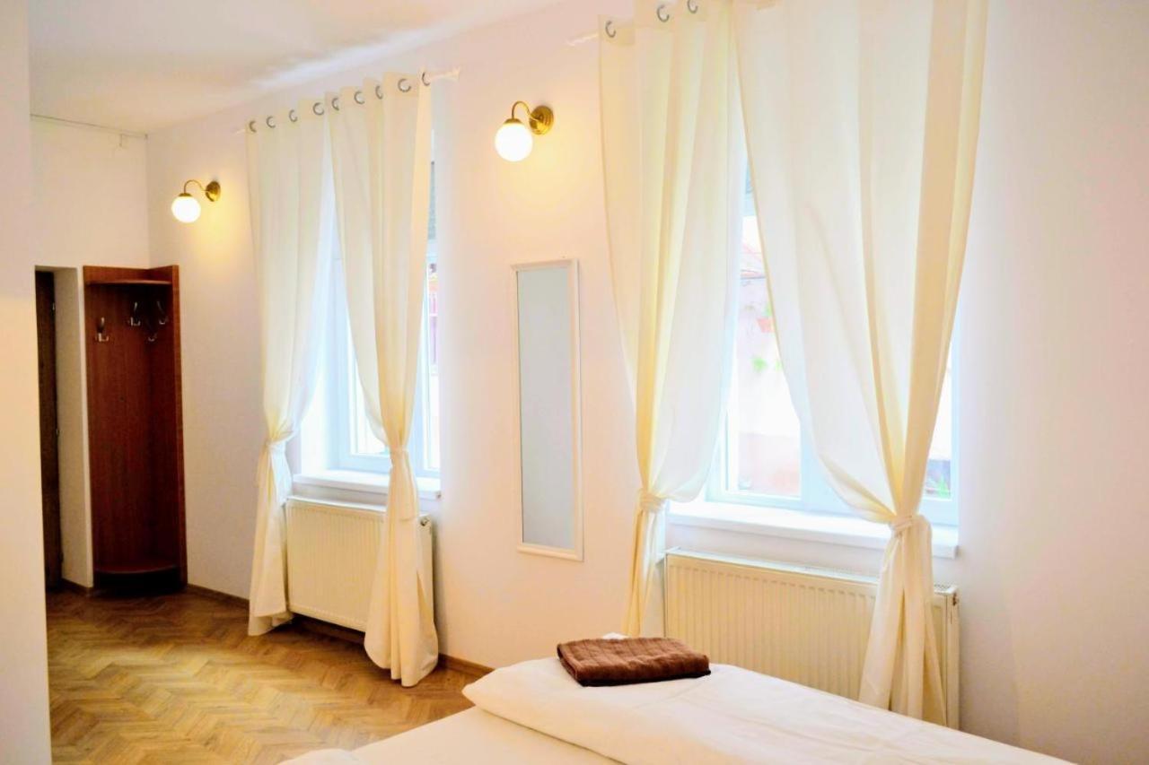 Twins Boutique Korsy Apartment Sibiu Bagian luar foto