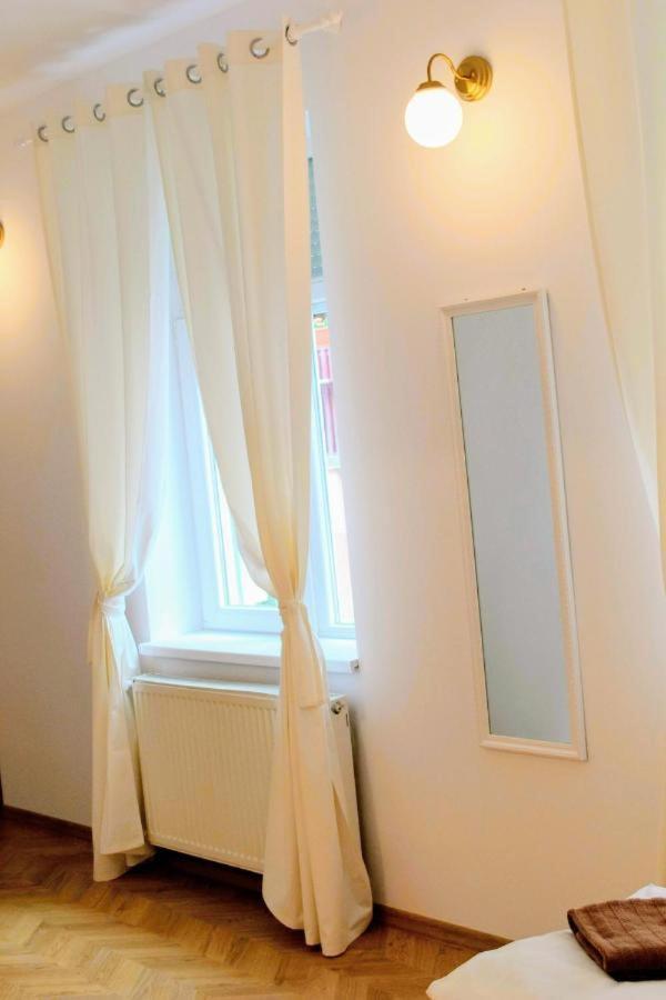 Twins Boutique Korsy Apartment Sibiu Bagian luar foto