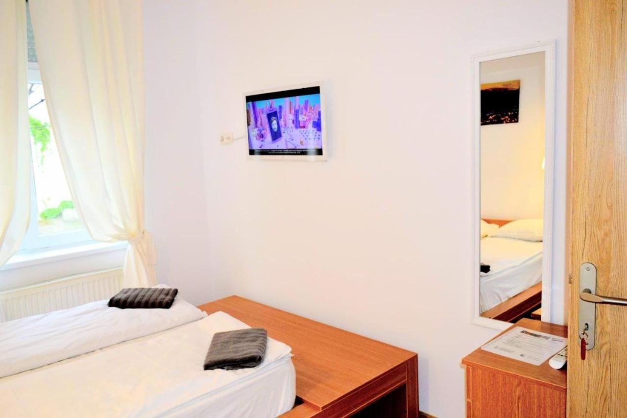 Twins Boutique Korsy Apartment Sibiu Bagian luar foto