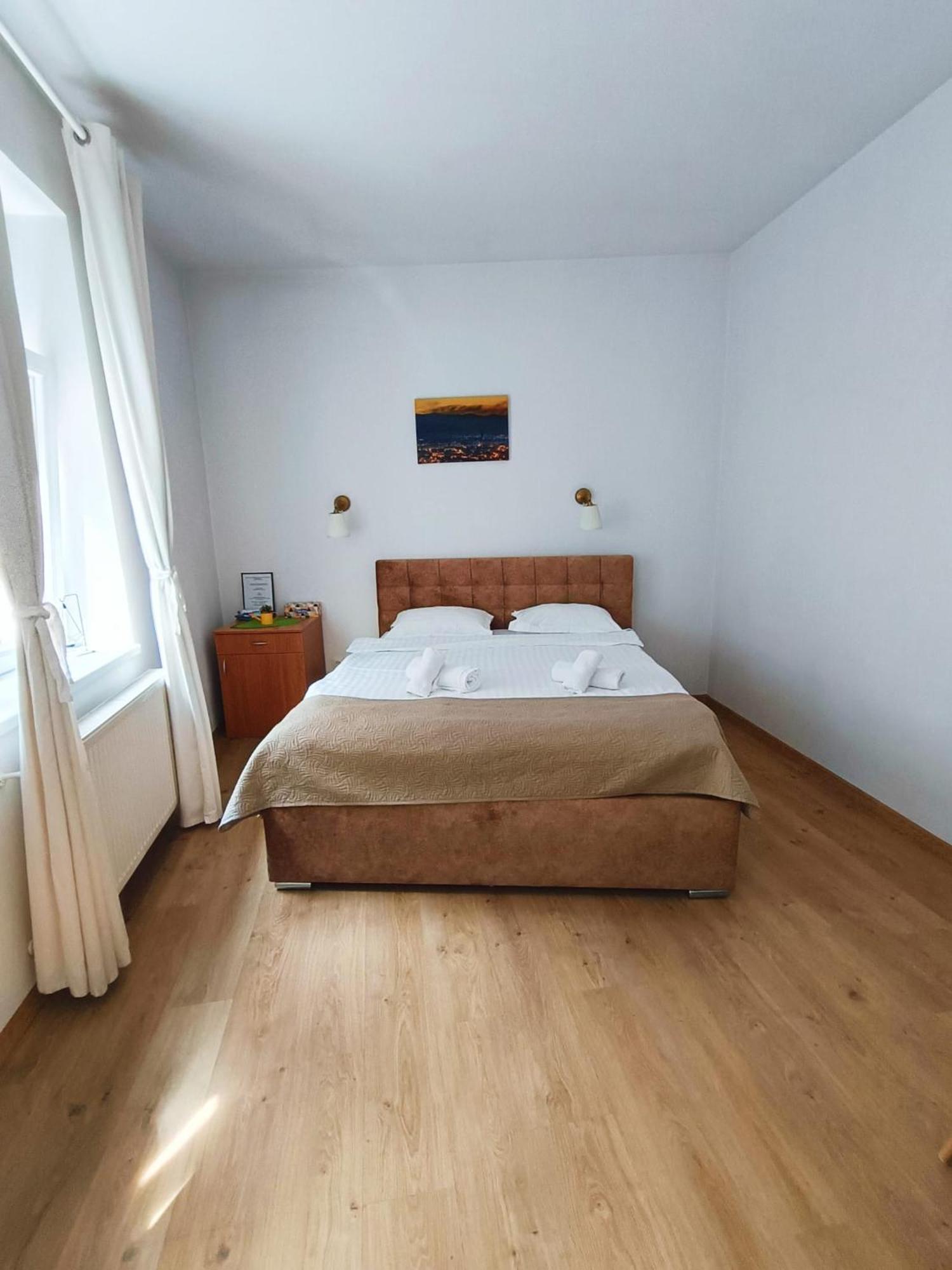 Twins Boutique Korsy Apartment Sibiu Bagian luar foto